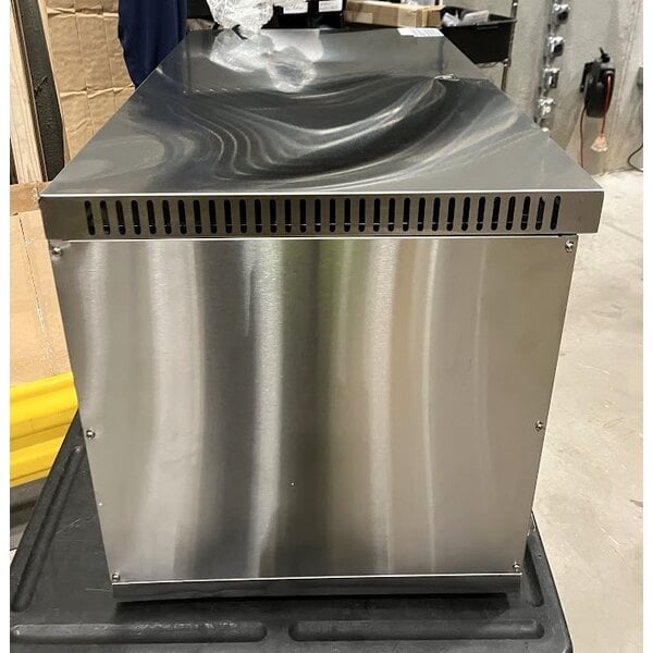 Scratch and Dent Avantco CHSME32M 32" Electric Countertop Cheese Melter - 208/240V, 2290/3050W