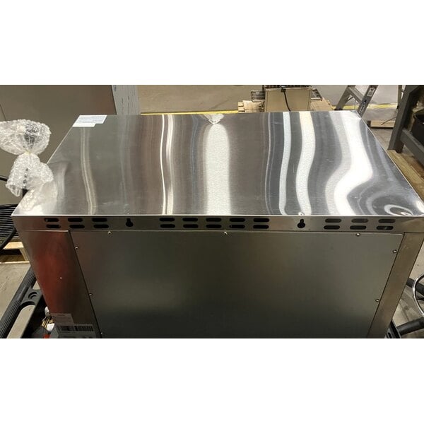 Scratch and Dent Avantco CHSME32M 32" Electric Countertop Cheese Melter - 208/240V, 2290/3050W