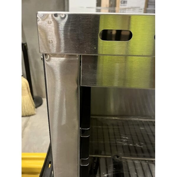 Scratch and Dent Avantco CHSME32M 32" Electric Countertop Cheese Melter - 208/240V, 2290/3050W