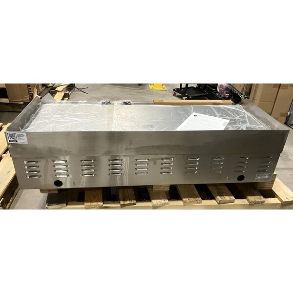 Scratch and Dent Avantco EG48N 48" Electric Countertop Griddle - 208/240V, 10482W-14000W