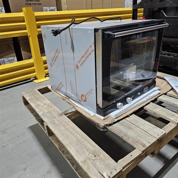 Scratch and Dent Cadco Arianna XAF-133 4-Shelf Half Size Heavy-Duty Manual Countertop Convection Oven - 208-240V