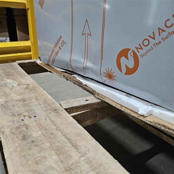 Scratch and Dent Cadco Arianna XAF-133 4-Shelf Half Size Heavy-Duty Manual Countertop Convection Oven - 208-240V