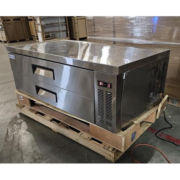 Scratch and Dent Avantco CBE-60-HC 60" 2 Drawer Refrigerated Chef Base