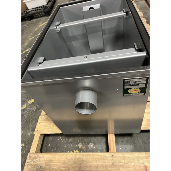 Scratch and Dent Regency 70 lb. 35 GPM Grease Trap with 3" Non-Threaded Connections - PDI Certified