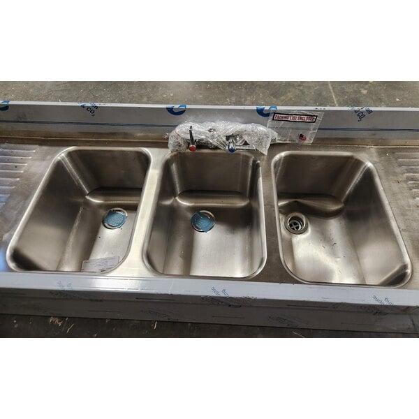 Scratch and Dent Advance Tabco SLC-83C-R Three Compartment Stainless Steel Bar Sink and Ice Bin Combo - 96" x 18" (Right Side Ice Bin)