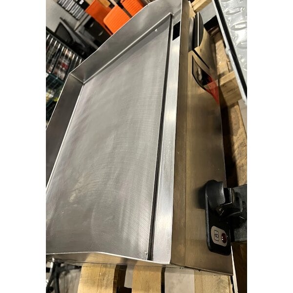 Scratch and Dent Vollrath 40716 Cayenne 24" Thermostatic Electric Griddle 220V