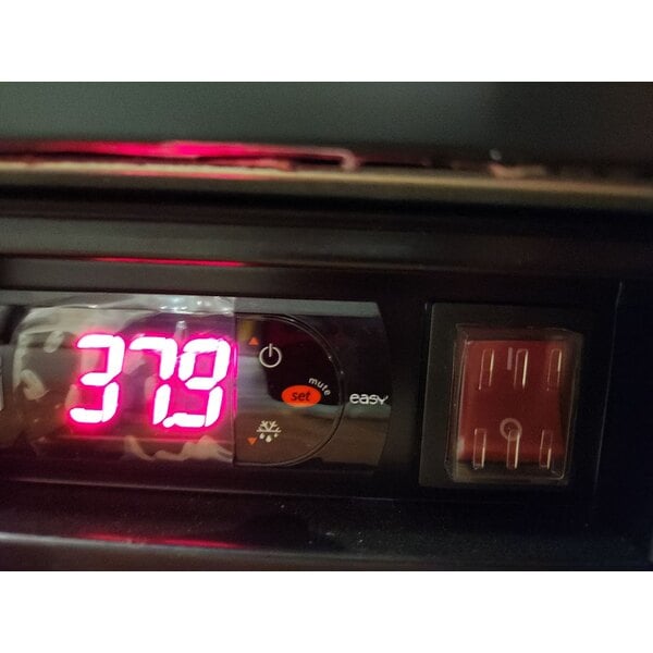 Scratch and Dent Avantco HBB-95-HC 95" Black Horizontal Bottle Cooler