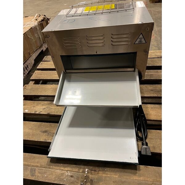 Scratch and Dent Avantco T3600B Commercial 14 1/2" Wide Conveyor Toaster with 3" Opening - 208V, 3600W, 1200 Slices per Hour