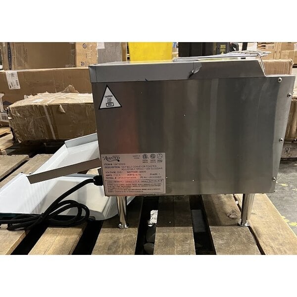 Scratch and Dent Avantco T3600B Commercial 14 1/2" Wide Conveyor Toaster with 3" Opening - 208V, 3600W, 1200 Slices per Hour