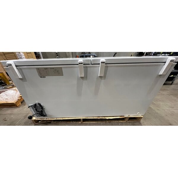 Scratch and Dent Galaxy CF25HC Commercial Chest Freezer - 23.6 cu.ft.