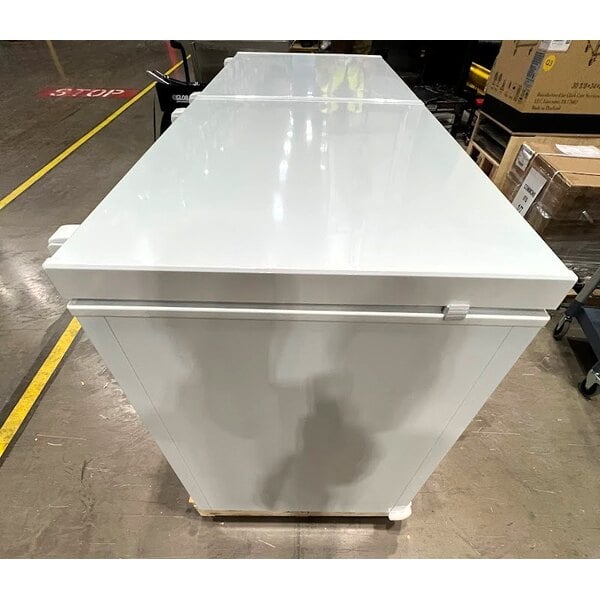 Scratch and Dent Galaxy CF25HC Commercial Chest Freezer - 23.6 cu.ft.