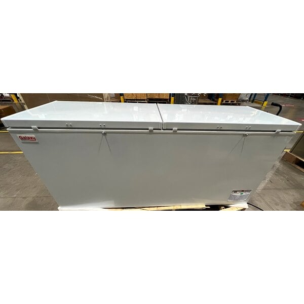 Scratch and Dent Galaxy CF25HC Commercial Chest Freezer - 23.6 cu.ft.