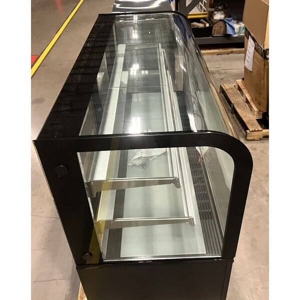 Scratch and Dent Avantco BC-60-HC 60" Curved Glass Black Refrigerated Bakery Display Case