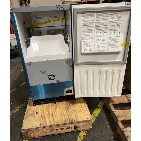 Scratch and Dent Hoshizaki AM-50BAK-AD 14 7/8" ADA Compliant Air Cooled Undercounter Top Hat Cube Ice Machine with 27 lb. Bin - 54 lb.