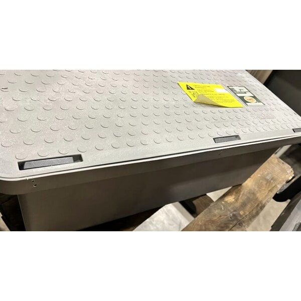 Scratch and Dent Endura 3925A02LO Lo-Pro 50 lb. 25 GPM Low Profile Grease Trap with 2" Hub