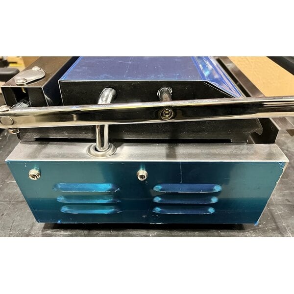 Scratch and Dent Avantco PG200GST Commercial Panini Sandwich Grill with Timer, Grooved Top and Smooth Bottom Plates, and 13 3/8" x 8 3/4" Cooking Surface - 120V, 1750W