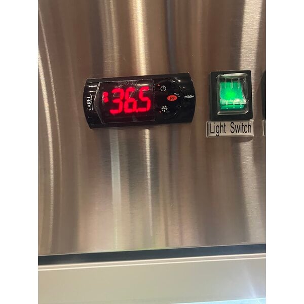 Scratch and Dent Avantco A-23R-G-HC 29" Glass Door Reach-In Refrigerator