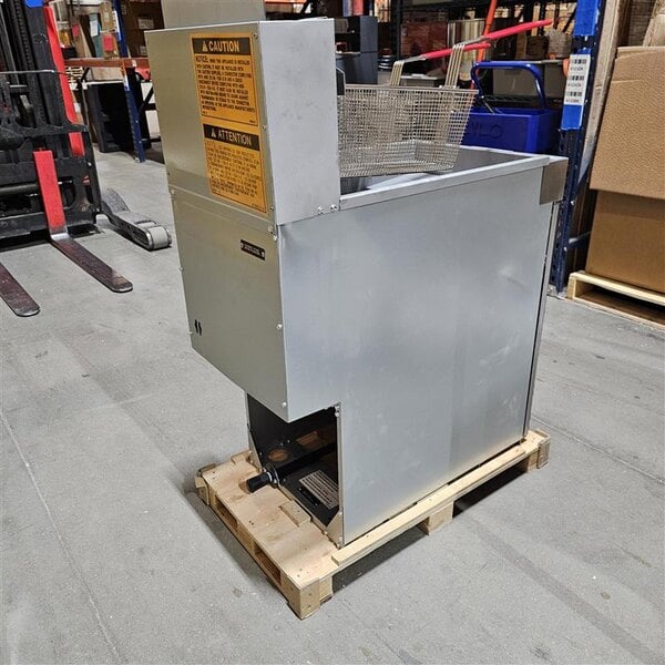 Scratch and Dent Vulcan LG400-1 45-50 lb. Natural Gas Floor Fryer - 120,000 BTU