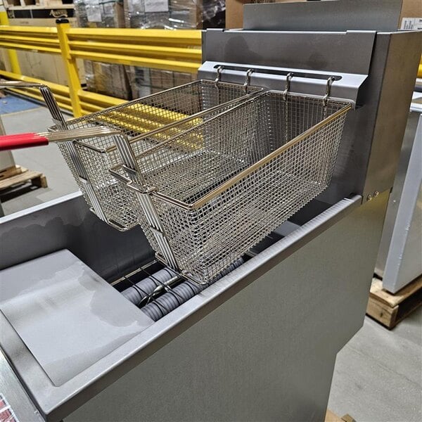 Scratch and Dent Vulcan LG400-1 45-50 lb. Natural Gas Floor Fryer - 120,000 BTU