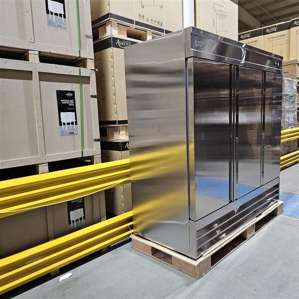 Scratch and Dent Avantco SS-3R-HC 81 5/16" Stainless Steel Solid Door Reach-In Refrigerator