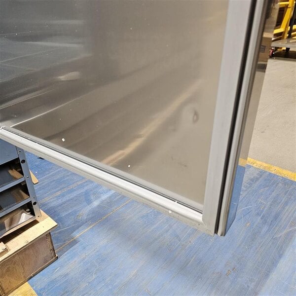 Scratch and Dent Avantco SS-3R-HC 81 5/16" Stainless Steel Solid Door Reach-In Refrigerator