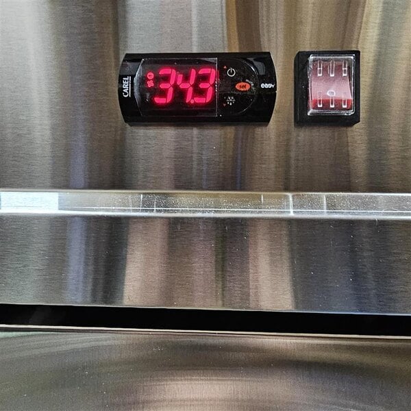 Scratch and Dent Avantco SS-3R-HC 81 5/16" Stainless Steel Solid Door Reach-In Refrigerator