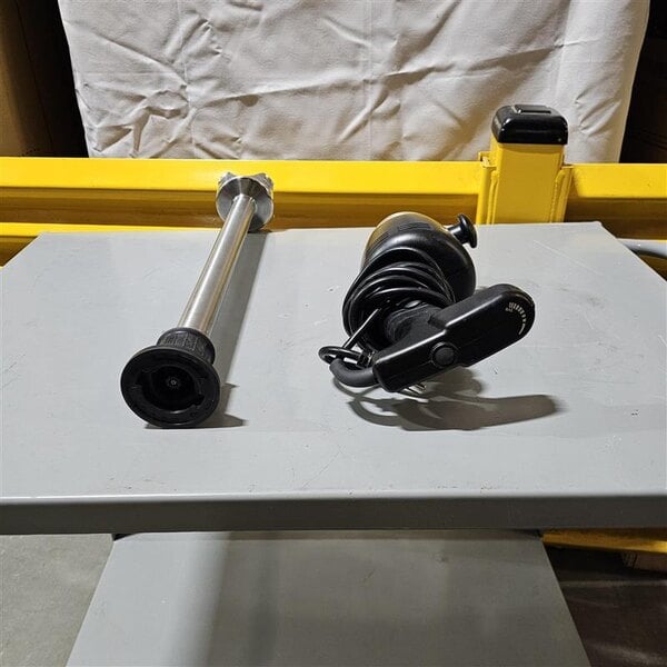 Scratch and Dent Waring WSB65 Big Stik 18" Variable Speed Immersion Blender - 1 HP