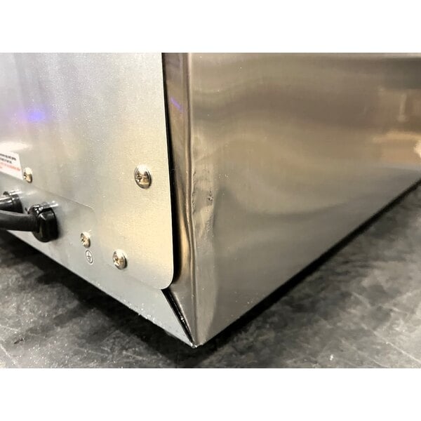 Scratch and Dent Avantco CO-16 Half Size Countertop Convection Oven, 1.5 Cu. Ft. - 120V, 1600W