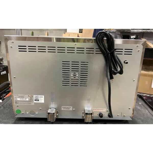 Scratch and Dent Avantco CO-16 Half Size Countertop Convection Oven, 1.5 Cu. Ft. - 120V, 1600W