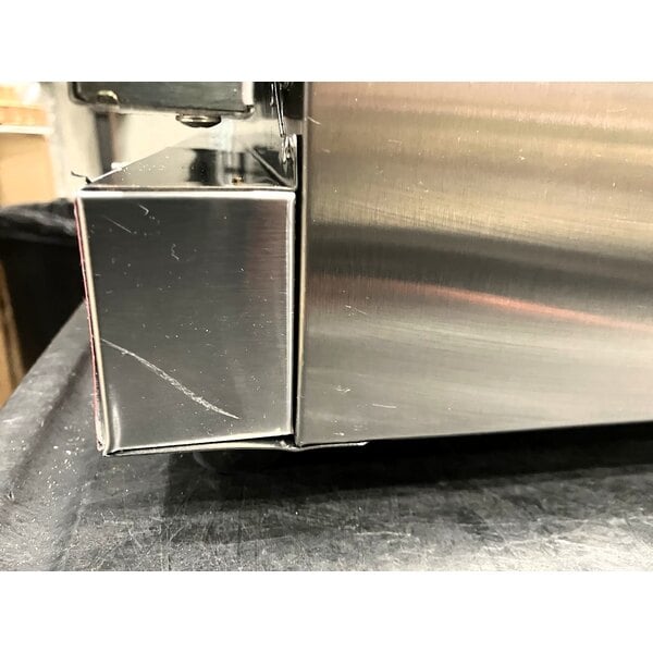 Scratch and Dent Avantco CO-16 Half Size Countertop Convection Oven, 1.5 Cu. Ft. - 120V, 1600W