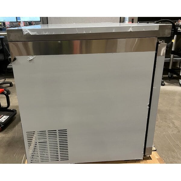 Scratch and Dent Avantco AU-48R 48" Undercounter Refrigerator