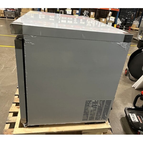 Scratch and Dent Avantco AU-48R 48" Undercounter Refrigerator