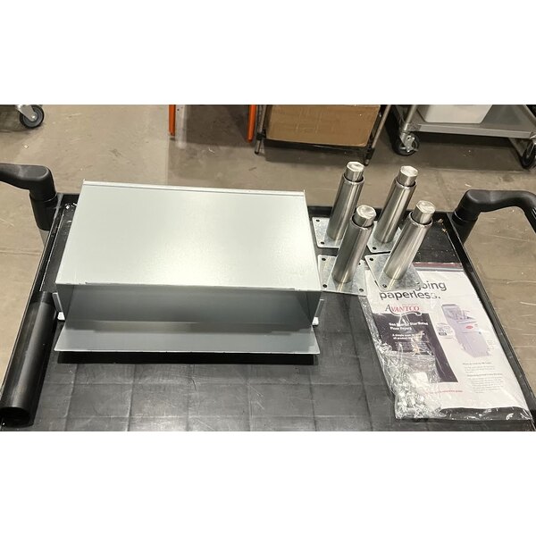 Scratch and Dent Avantco F5-ES-N 65-70 lb. Natural Gas Stainless Steel Floor Fryer - 100,000 BTU