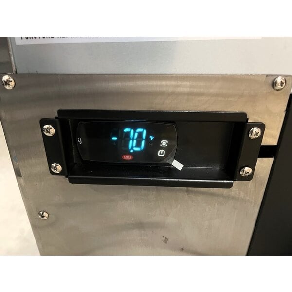 Scratch and Dent Avantco ZUC-36F-HC 36" Front Breathing Undercounter Freezer