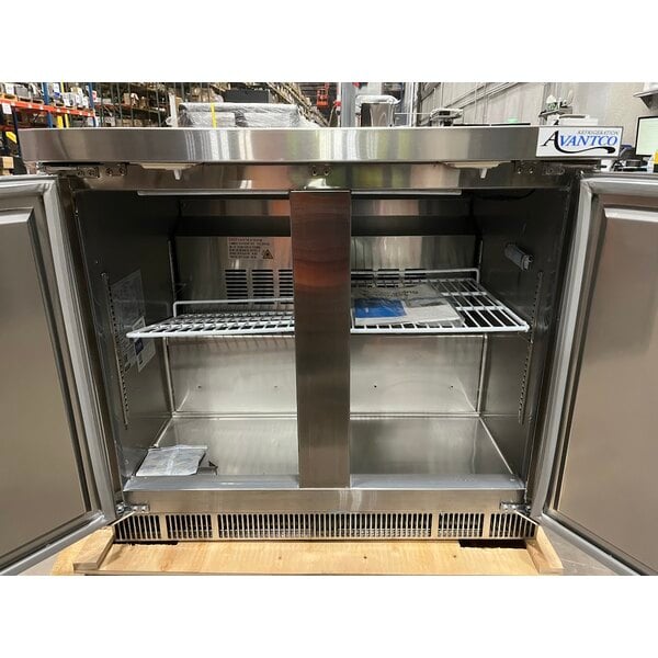 Scratch and Dent Avantco ZUC-36F-HC 36" Front Breathing Undercounter Freezer