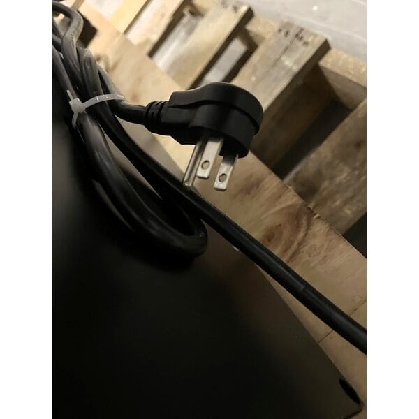 Scratch and Dent Avantco ZUC-36F-HC 36" Front Breathing Undercounter Freezer