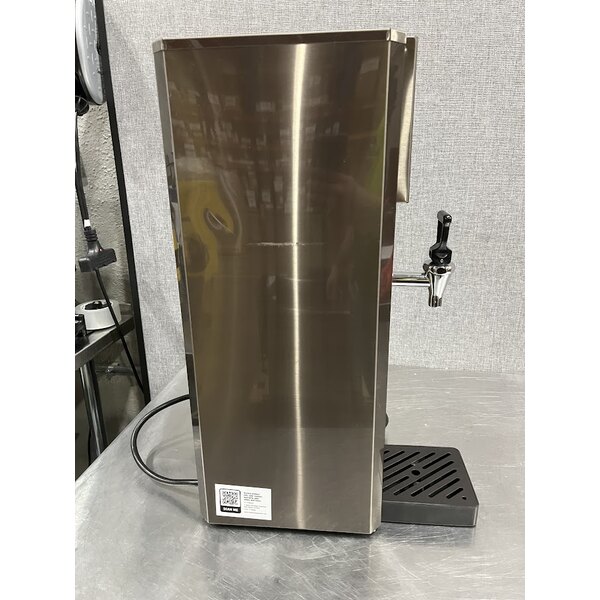 Scratch and Dent Avantco HWDD2 2 Gallon Hot Water Dispenser with Digital Controls - 120V, 1800W