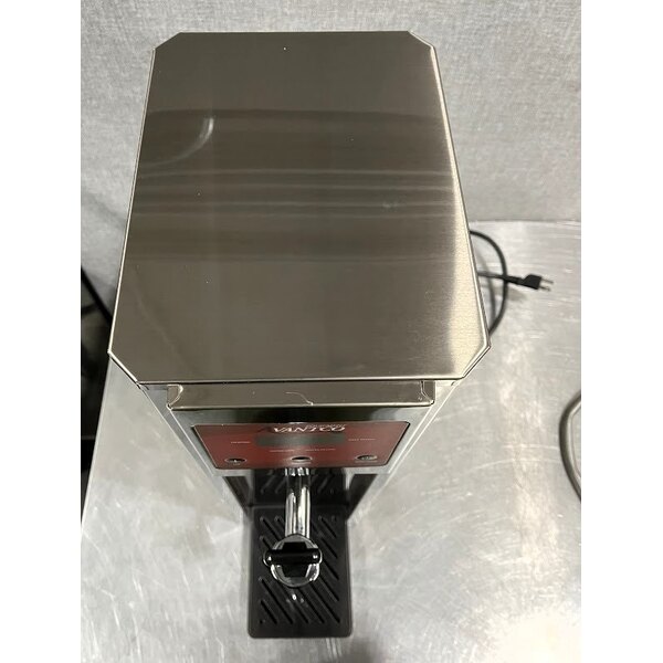 Scratch and Dent Avantco HWDD2 2 Gallon Hot Water Dispenser with Digital Controls - 120V, 1800W