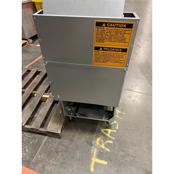 Scratch and Dent Avantco F5-ES-N 65-70 lb. Natural Gas Stainless Steel Floor Fryer - 100,000 BTU