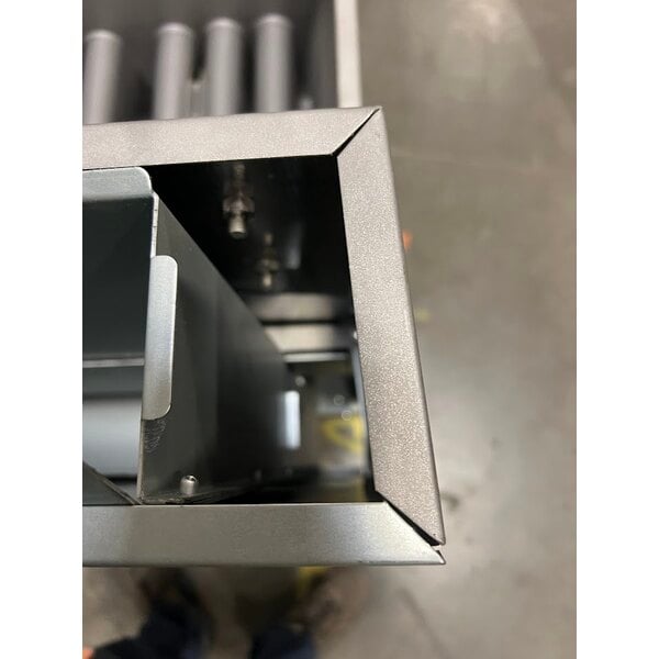 Scratch and Dent Avantco F5-ES-N 65-70 lb. Natural Gas Stainless Steel Floor Fryer - 100,000 BTU