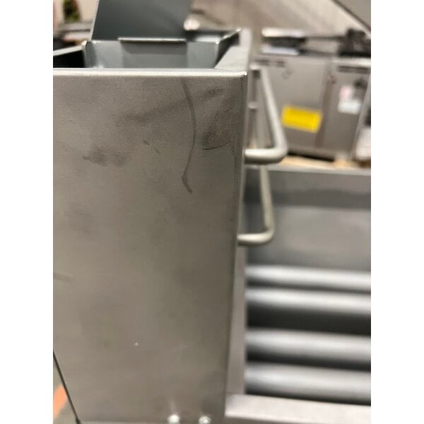 Scratch and Dent Avantco F5-ES-N 65-70 lb. Natural Gas Stainless Steel Floor Fryer - 100,000 BTU