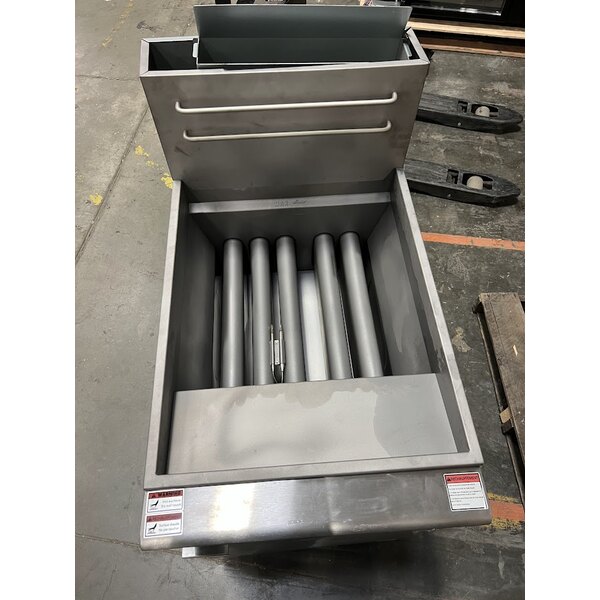 Scratch and Dent Avantco F5-ES-N 65-70 lb. Natural Gas Stainless Steel Floor Fryer - 100,000 BTU