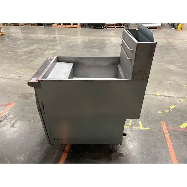 Scratch and Dent Avantco F5-ES-N 65-70 lb. Natural Gas Stainless Steel Floor Fryer - 100,000 BTU