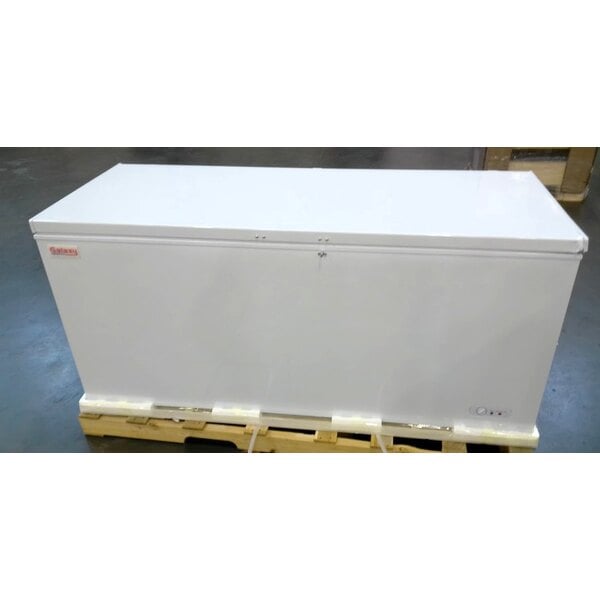 Scratch and Dent Galaxy CF20HC Commercial Chest Freezer - 19.4 cu. ft.