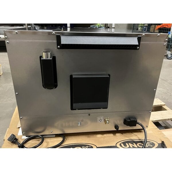 Scratch and Dent Cadco Anna OV-023 4-Shelf Half Size Medium-Duty Manual Countertop Convection Oven - 208-240V