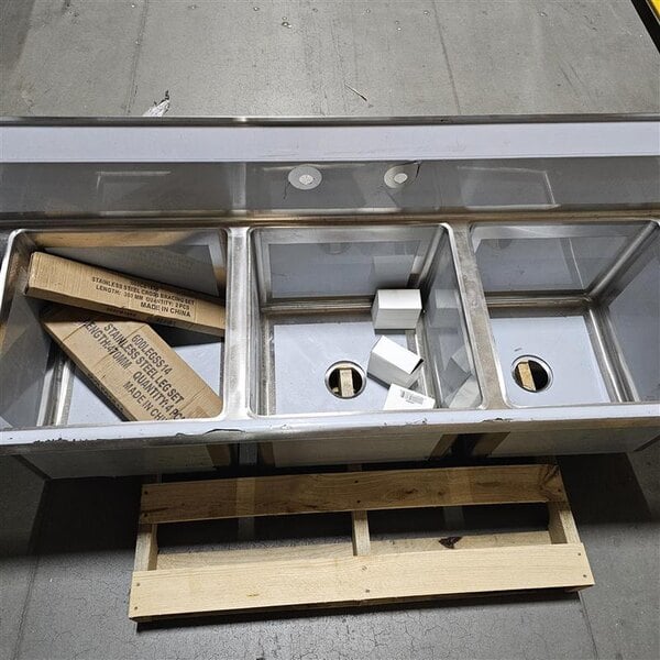 Scratch and Dent Regency 94" 16 Gauge Stainless Steel Three Compartment Commercial Sink with Cross Bracing and 2 Drainboards - 18" x 18" x 14" Bowls