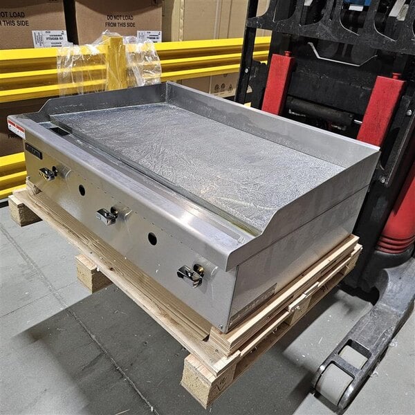 Scratch and Dent Vulcan VCRG36-M1 Natural Gas 36" Countertop Griddle with Manual Controls - 75,000 BTU