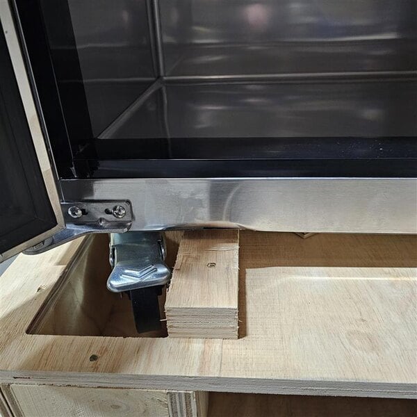 Scratch and Dent Avantco AU-48R 48" Undercounter Refrigerator