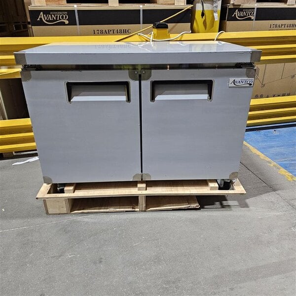 Scratch and Dent Avantco AU-48R 48" Undercounter Refrigerator