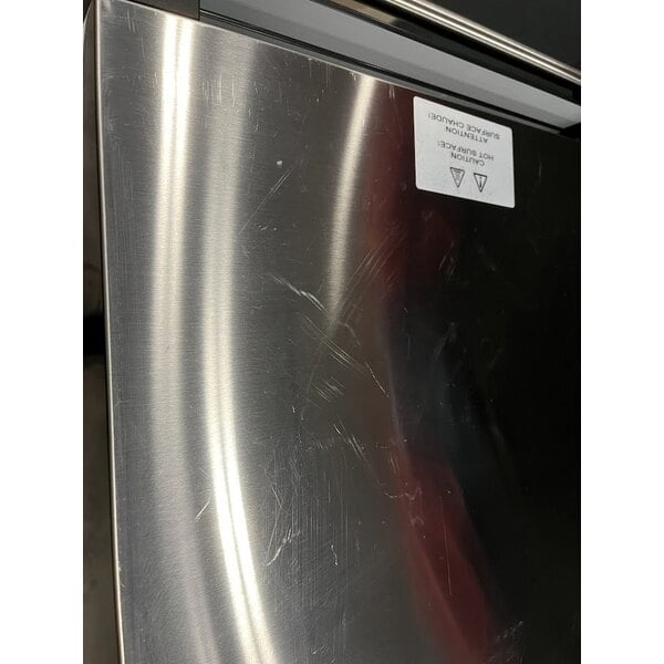 Scratch and Dent Cadco Roberta OV-003 3-Shelf Quarter Size Medium-Duty Manual Countertop Convection Oven - 120V